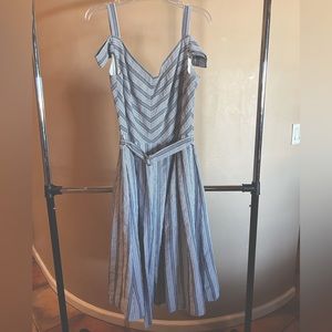 White House Black Market Size 14